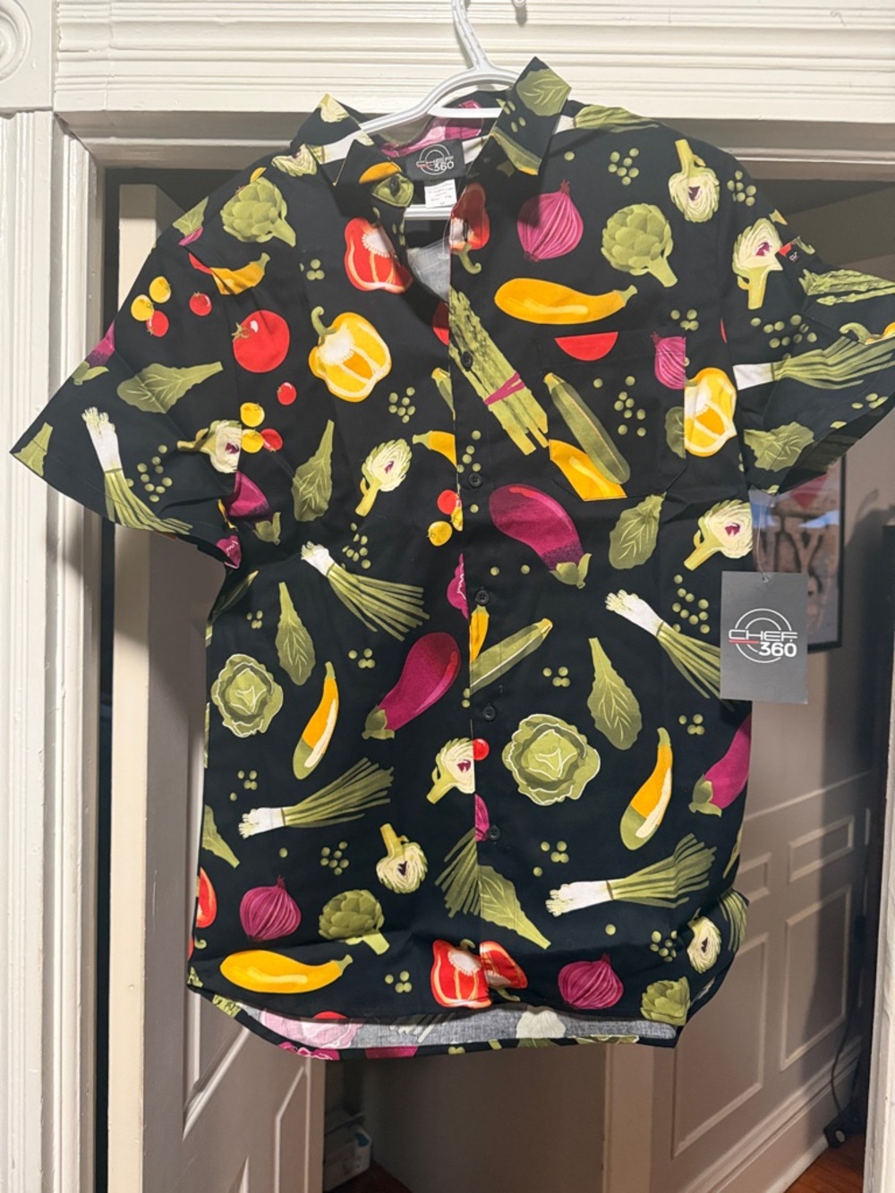 Men’s Black Short-Sleeve Vegetable Print Button-Down Shirt